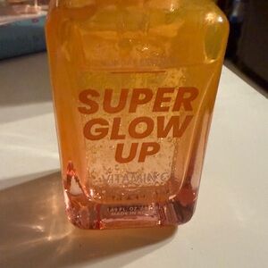 Super Glow Up Vitamin C Body Wash - Orange